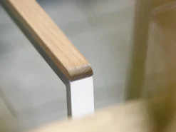 Stapelsessel Cardiff taupe Teakarmlehnen